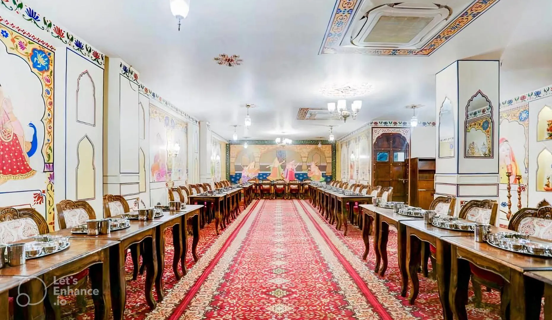 Hotel Sahibs Royal Ville Agra - 500M From Taj