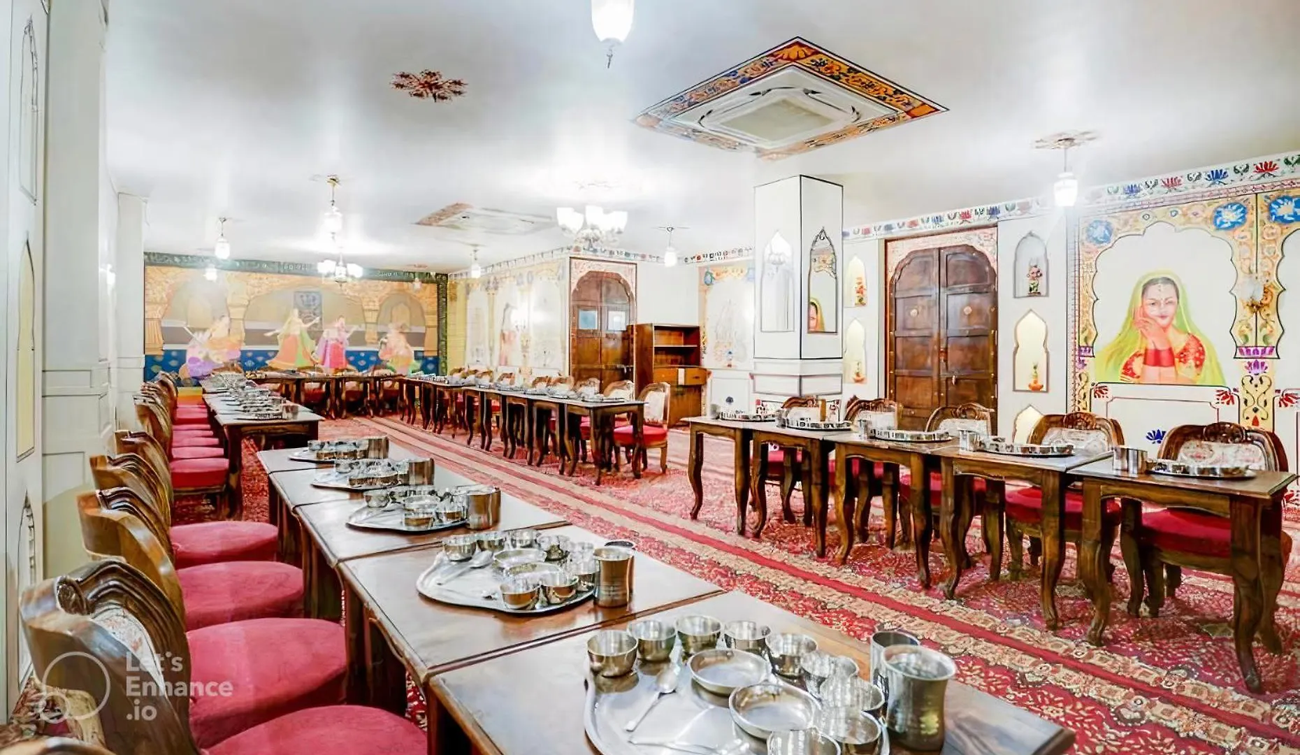 Hotel Sahibs Royal Ville Agra - 500M From Taj