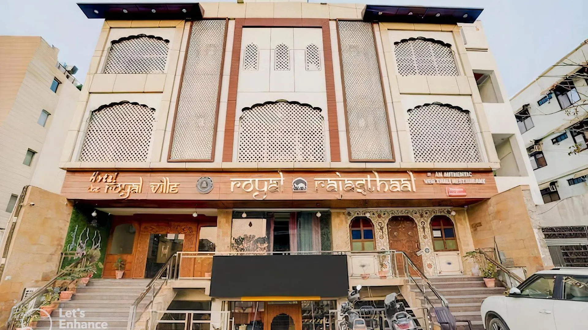 Hotel Sahibs Royal Ville Agra - 500M From Taj