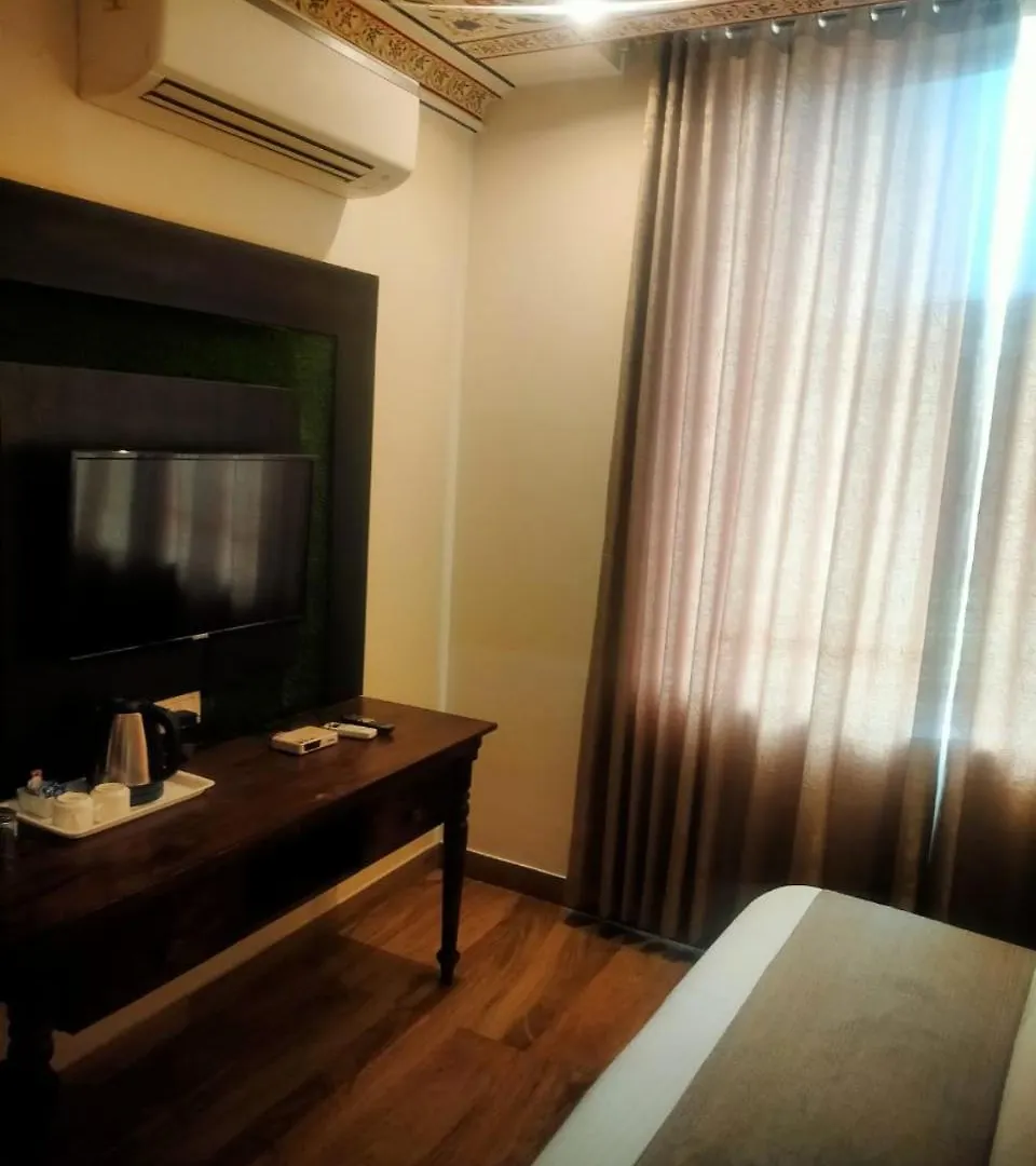 Hotel Sahibs Royal Ville Agra - 500M From Taj India