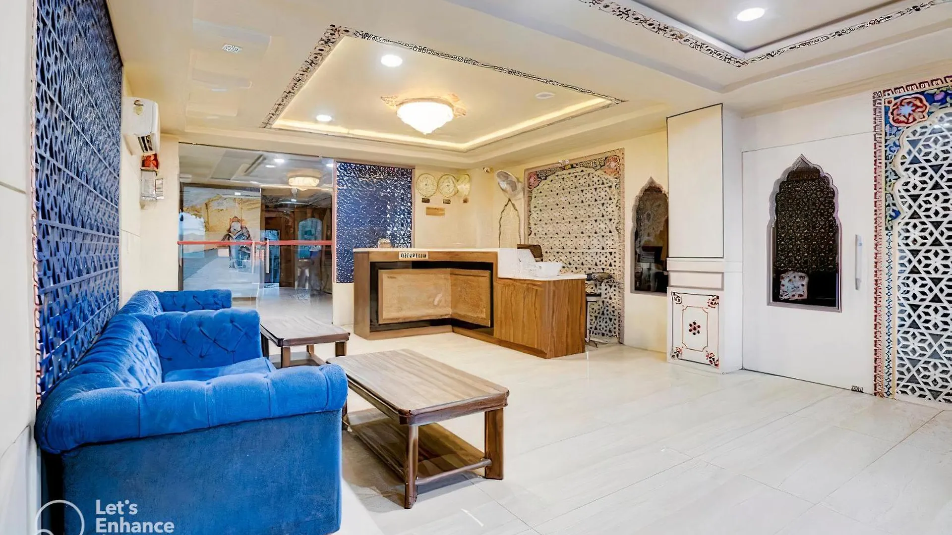 Hotel Sahibs Royal Ville Agra - 500M From Taj Indie